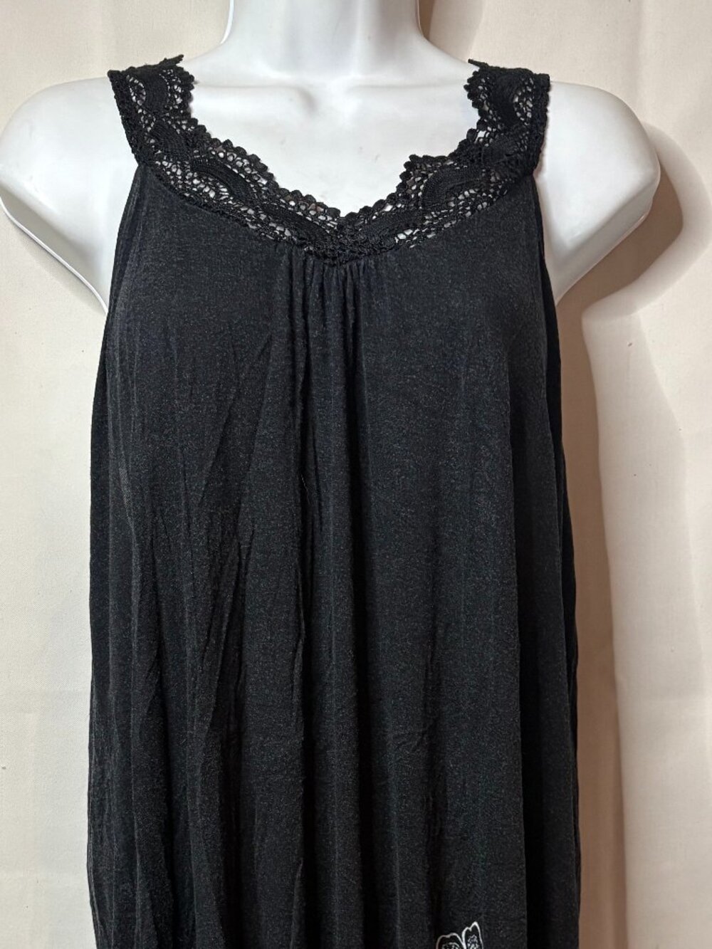 Women'sApt. 9 Intimates Size L - Black Sleeveless Lace Sheer Nightgown